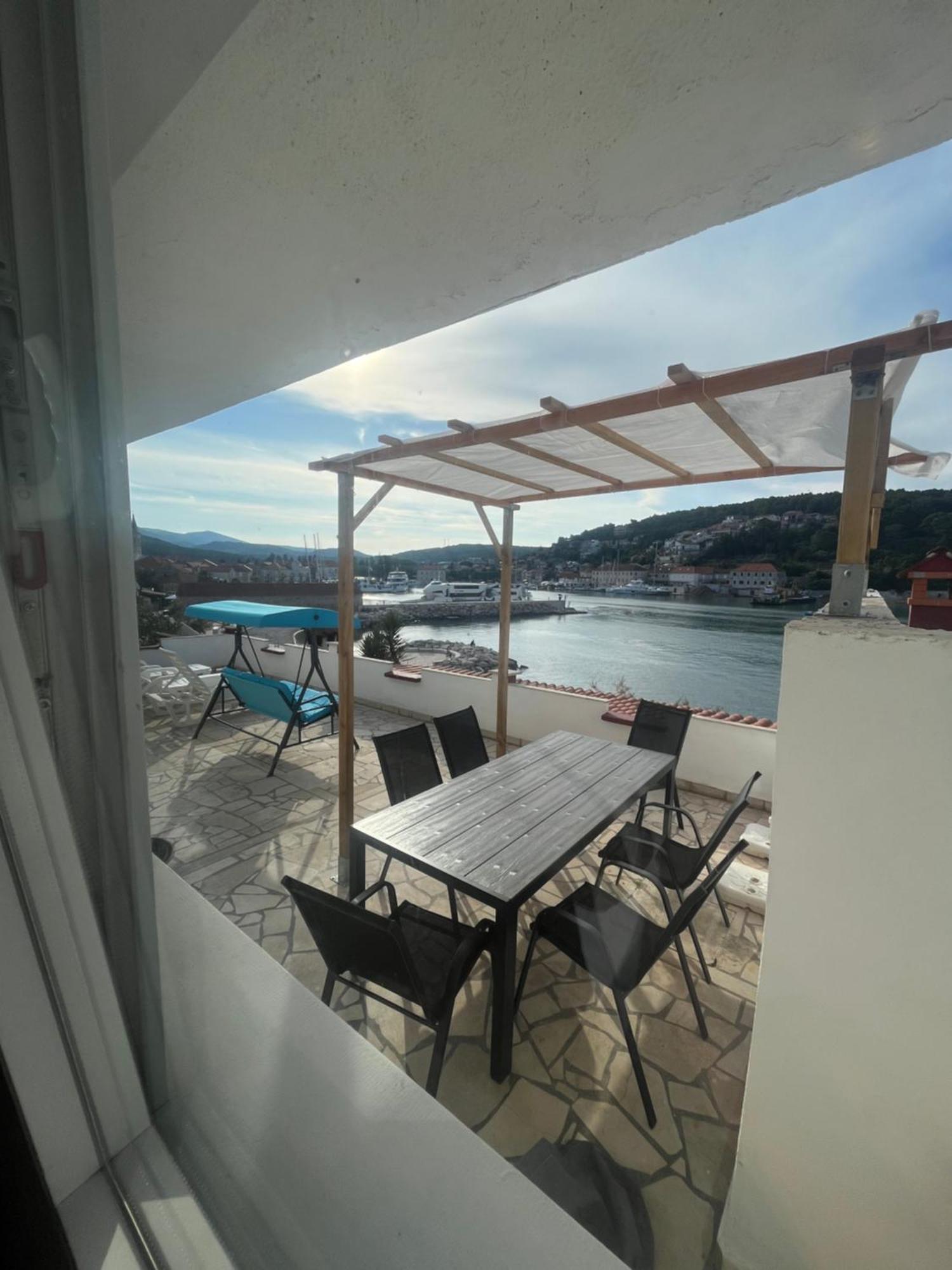 Apartments Peronja Jelsa Seafront Extérieur photo