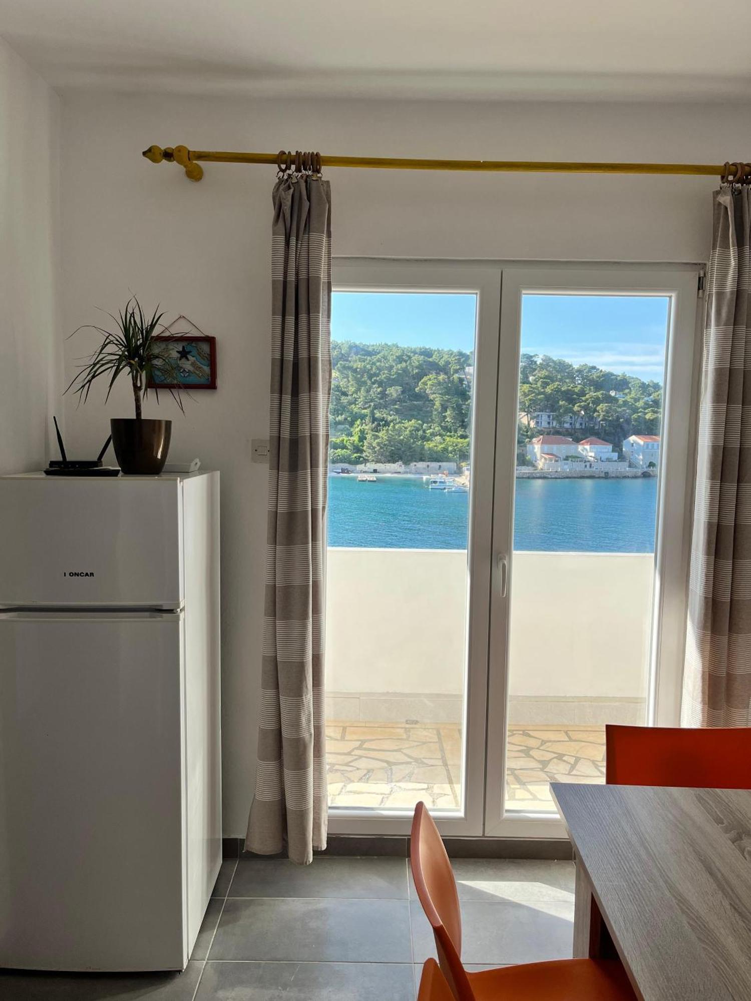 Apartments Peronja Jelsa Seafront Extérieur photo